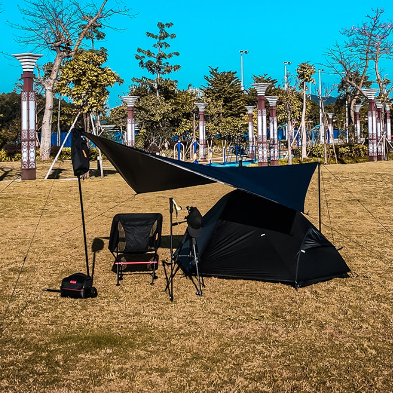 Tente 1 place Ultra Légère dans un parc - Tente 1 personne - Tente Ultralight 1 place - Koksoak Outdoor - Aricxi