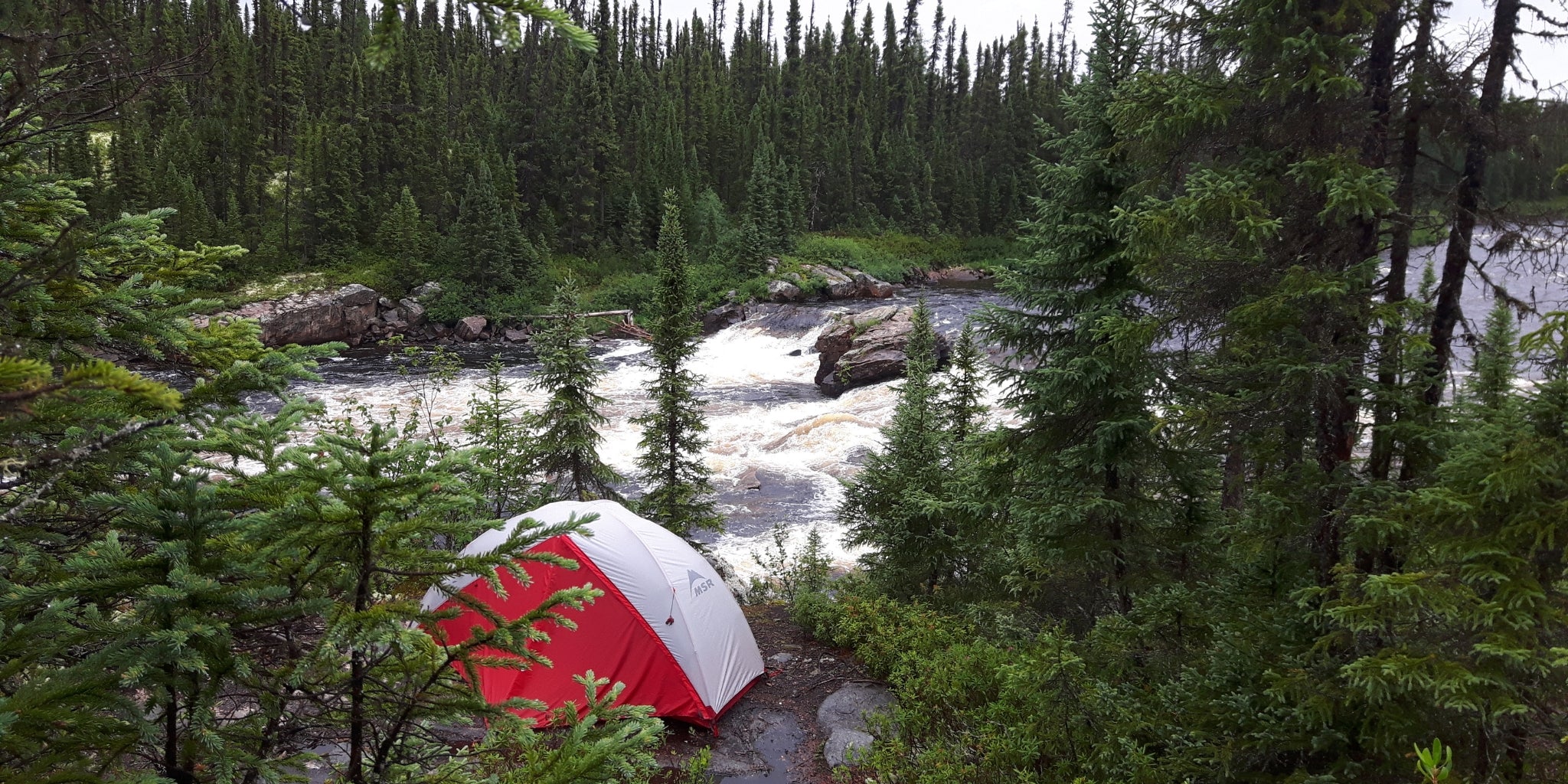 Tente MSR 2 places sur campement sauvage en forêt sur la rivière Mistassibi Nord Est - Koksoak Outdoor