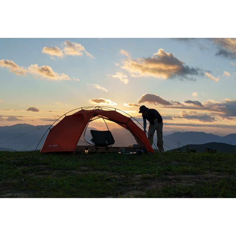 Tente 2 places Taiji 2 orange de 3F UL sur la montagne