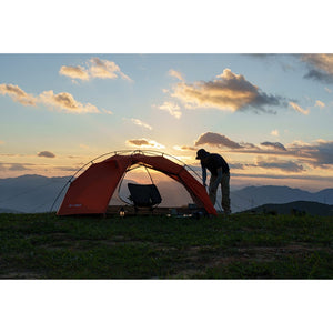 Tente 2 places Taiji 2 orange de 3F UL sur la montagne