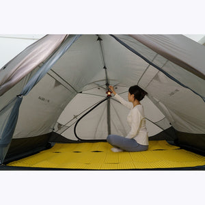 Femme dans une tente 3 places - 3F UL Gear