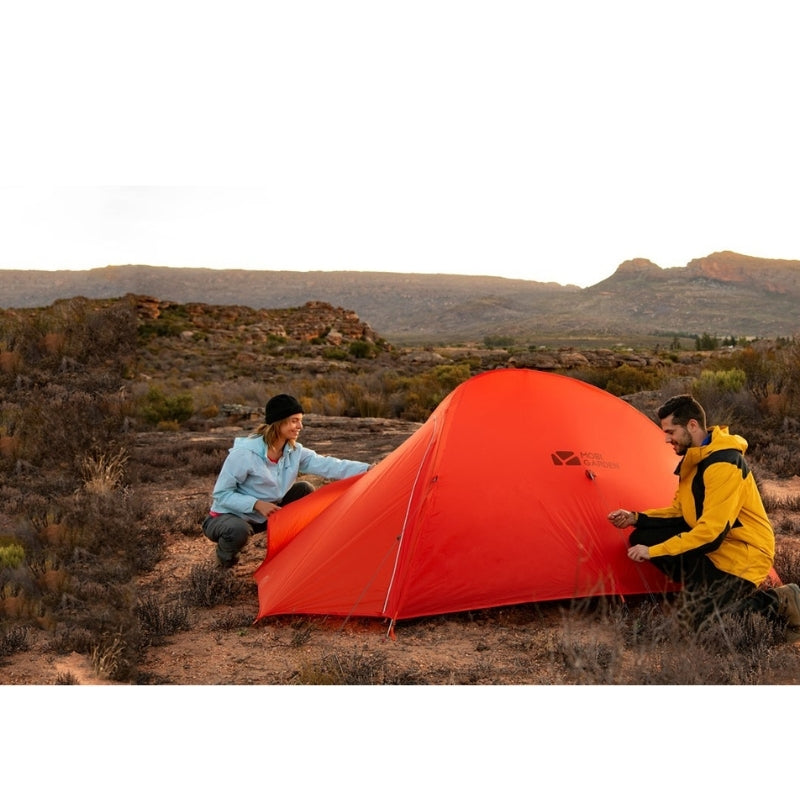 Tente 2 places ultra légère Light Knight 2 de Mobi Garden - Tente autoportante rouge - Tente de randonnée Ultra Légère
